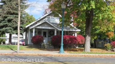 Main picture of 721 E Lakeside Ave