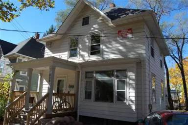 Main picture of 606 S Division St