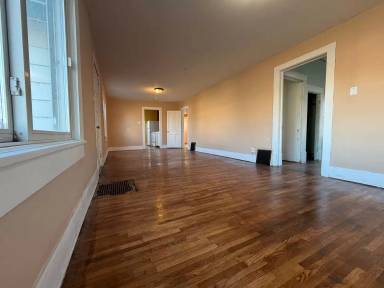 Main picture of 29 W 16th Ave