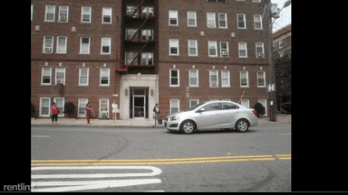 Main picture of 5915 Boulevard E