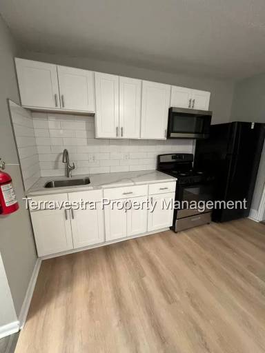 Main picture of 710 Hunter St