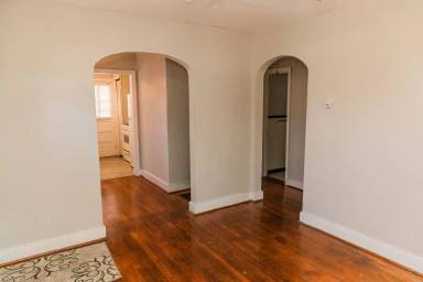 Main picture of 113 E 35th St