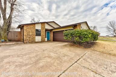 Main picture of 884 NW 115th St