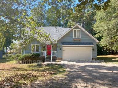 Main picture of 462 Crown Pt