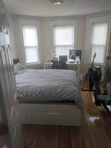 Main picture of 28 Lowell St