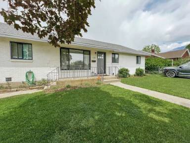 Main picture of 115 E 100 N