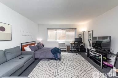 Main picture of 520 W Aldine Ave