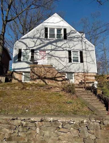 Main picture of 4640 Main St