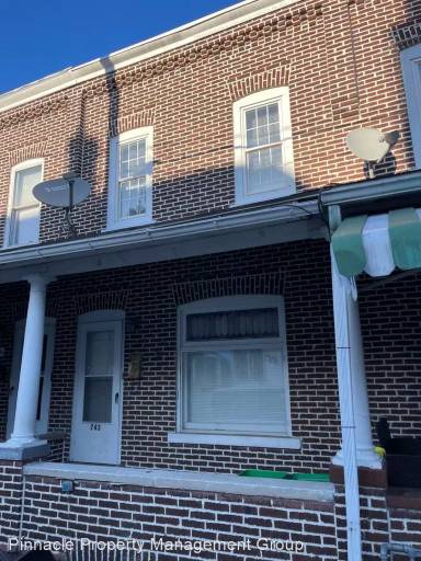 Main picture of 743 S Delaware St