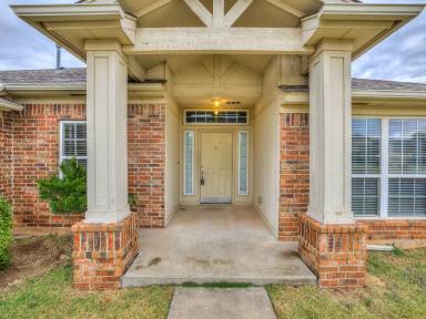 Main picture of 18021 Montoro Way