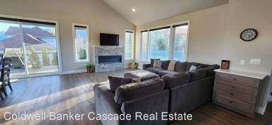 Main picture of 49 Tara Ln