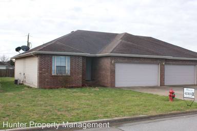 Main picture of 115 Dogwood St