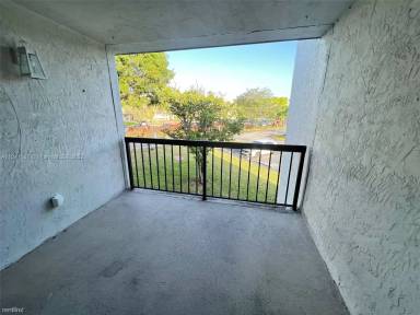Main picture of 9419 Fontainebleau Blvd
