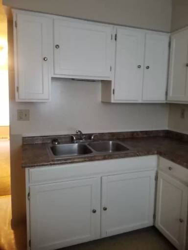 Main picture of 1102 E 3rd St