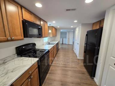 Main picture of 904 W Welsh St