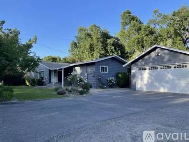 Main picture of 117 E Shiloh Rd