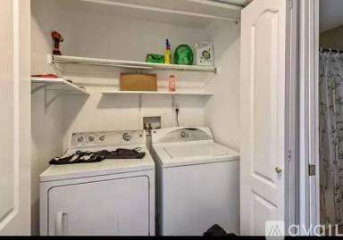 Main picture of 723 Fox Run Dr