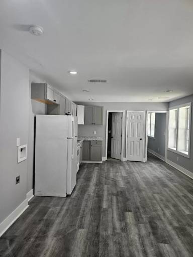 Main picture of 2402 Garden Dr
