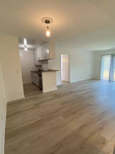 Main picture of 465 Oak St