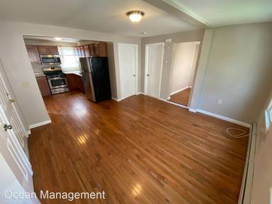 Main picture of 15 Wolcott St