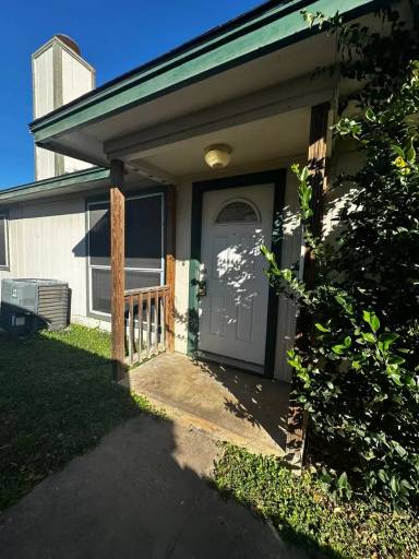 Main picture of 2606 Howellwood Way