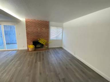 Main picture of 2702 Dawes St