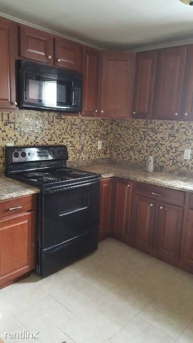 Main picture of 3635 W April St