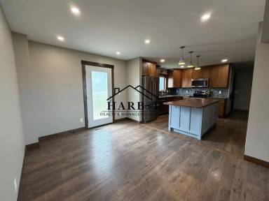 Main picture of 504 16th St NE