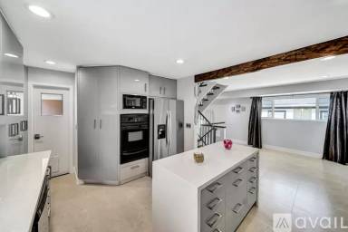 Main picture of 7650 Topanga Canyon Blvd