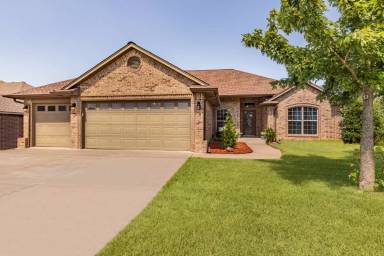 Main picture of 3809 Amadeus Ave