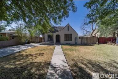Main picture of 1061 Vine St