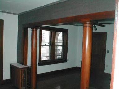 Main picture of 302 W Grand Ave