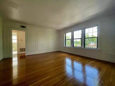 Main picture of 6332 N Rosebury Ave