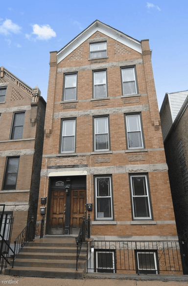 Main picture of 2034 W Homer St