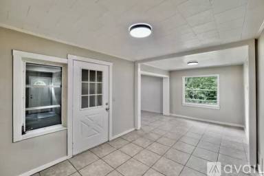 Main picture of 823 N Arlington Ave