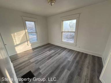 Main picture of 225 N 10th St