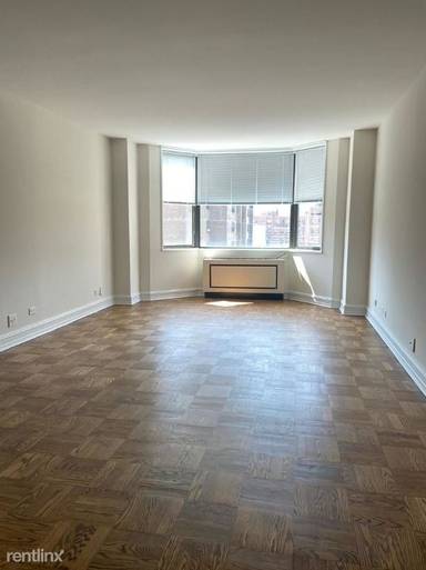 Main picture of 400 E 71st St Apartments