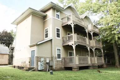 Main picture of 606 1/2 W Elm St