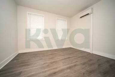 Main picture of 2656 N Bancroft St