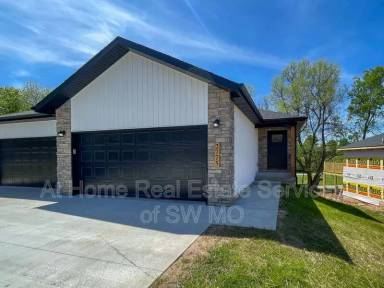 Main picture of 2775 S Meadowlark Ave