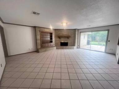 Main picture of 6304 NW 84th St