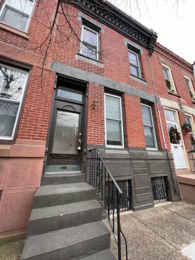 Main picture of 2671 Belgrade St