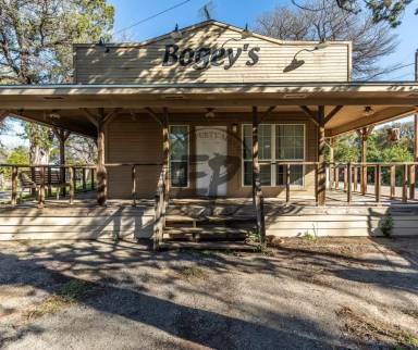 Main picture of 113 County Road 1604