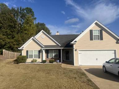 Main picture of 9 Crestwood Ct