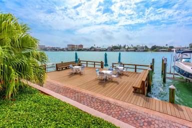Main picture of 736 Island Way