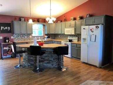 Main picture of 201 Highland Ridge Dr