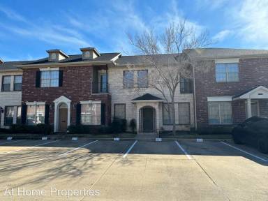 Main picture of 221 Forest Dr