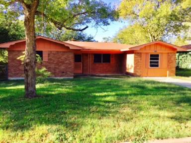 Main picture of 3205 Lawnwood Dr