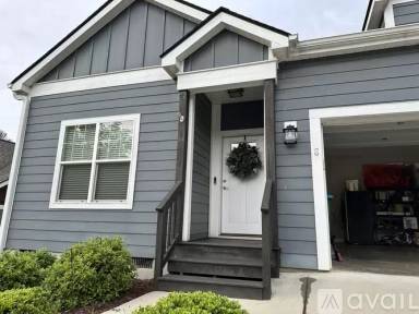 Main picture of 8 Woodbridge Park Dr