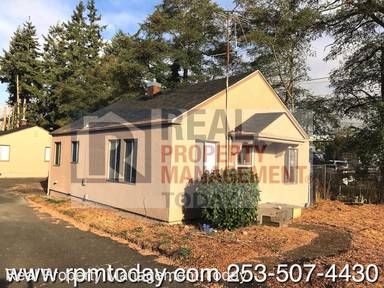Main picture of 8420 1/2 South Tacoma Way